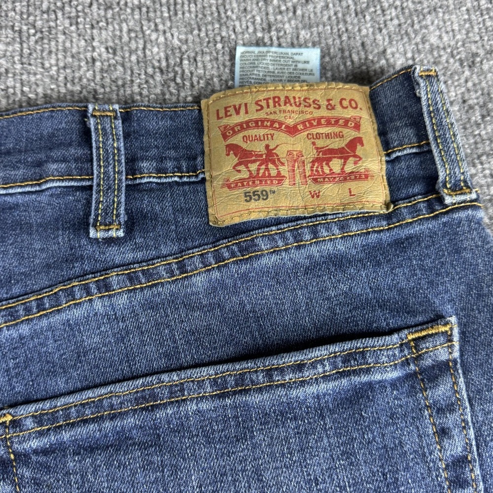 Levi's 559 Jeans Men 48x30 Blue Cotton Denim Straight Leg Faded Utility Workwear - Picture 5 of 10
